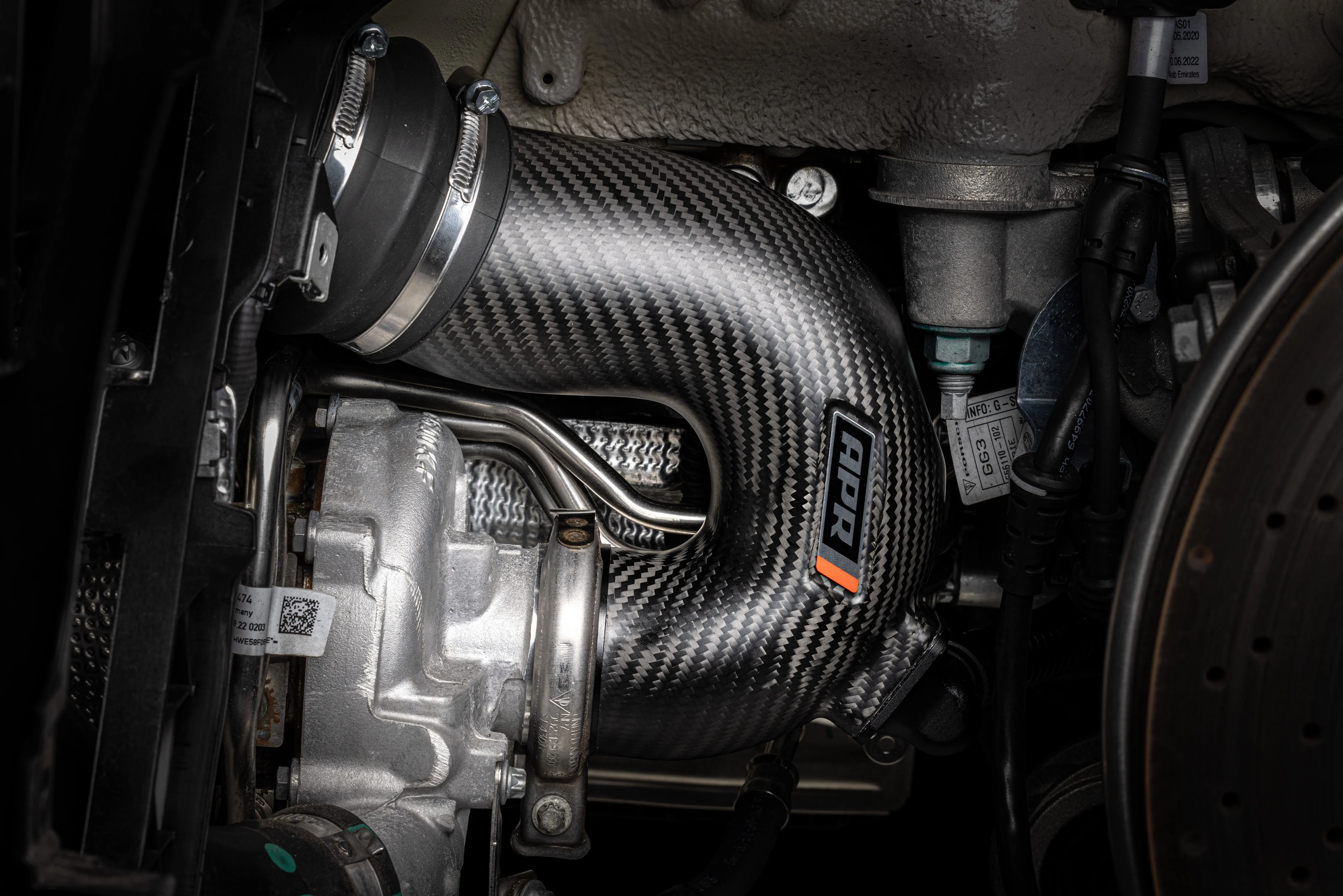 APR CARBON FIBER INTAKE SYSTEM WITH TURBO INLET PIPES - PORSCHE 911 (992) 3.0T/3.7T - Image 36