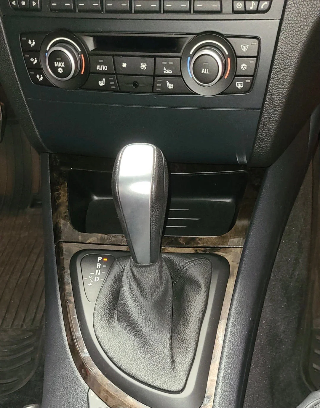 BMW E8X 1 SERIES Wireless Charger - Image 11